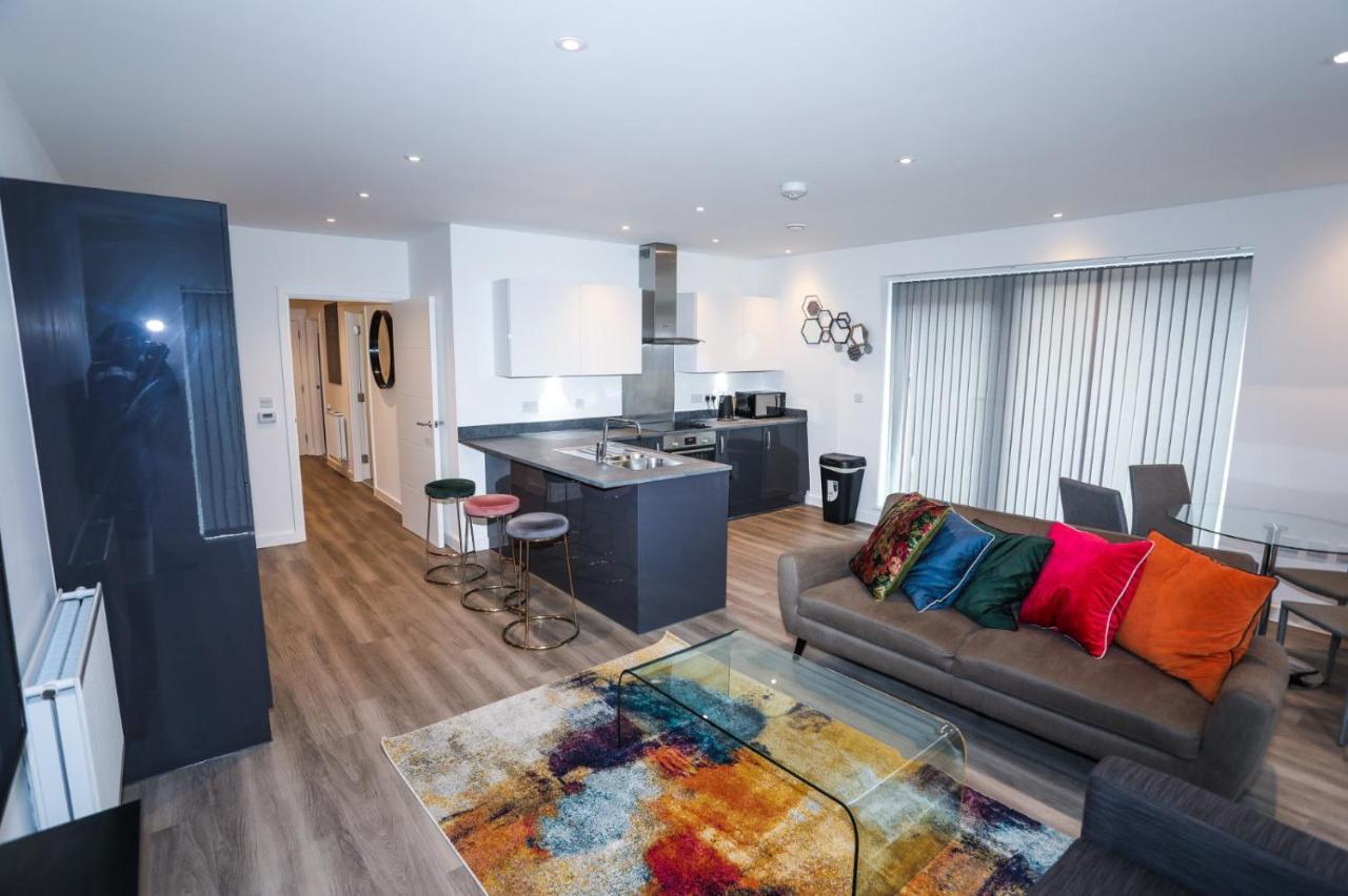 Lovely 2 Bed Apartment With Parking 런던 외부 사진