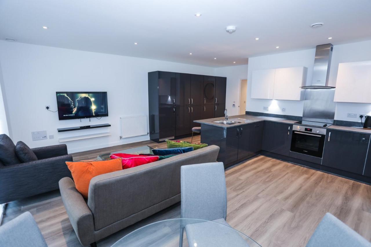 Lovely 2 Bed Apartment With Parking 런던 외부 사진